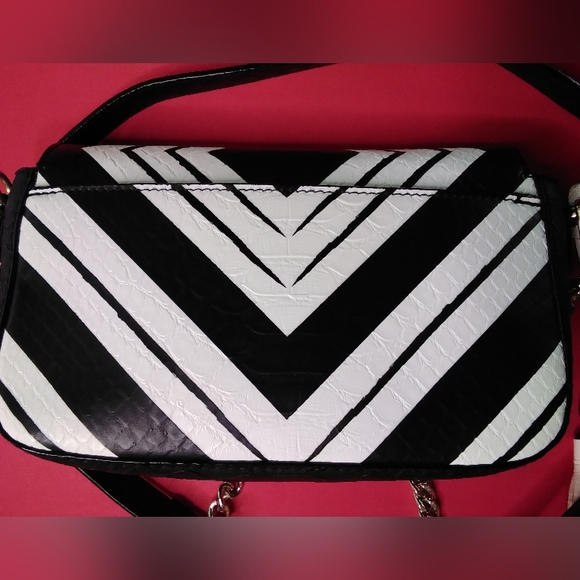 Victoria's Secret crossbody / clutch - Picture 4 of 9